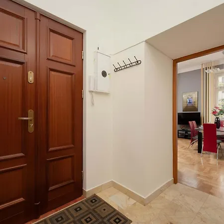 Apartmán Atmospheric Family In Center With Two Bedrooms By Renters *