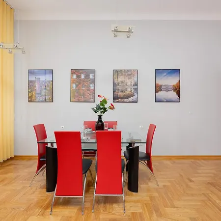 Atmospheric Family In Center With Two Bedrooms By Renters Apartmán