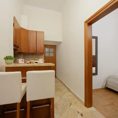 Atmospheric Family In Center With Two Bedrooms By Renters Apartmán
